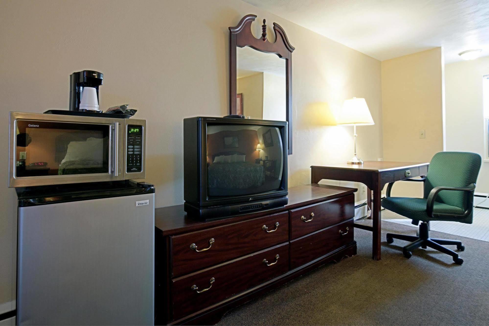 Americas Best Value Inn Брадфърд Стая снимка