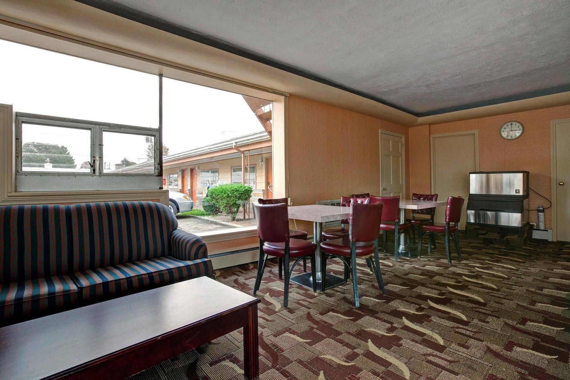 Americas Best Value Inn Брадфърд Ресторант снимка